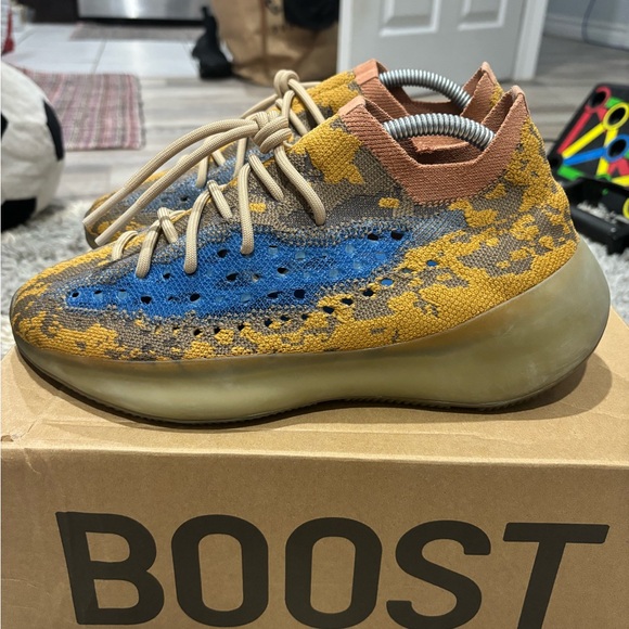 Yeezy Boost 380 - Picture 7 of 7